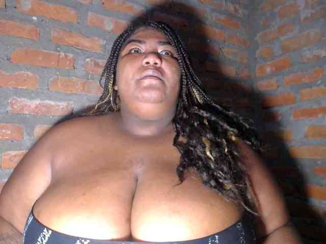 bustyboobsxxll webcam