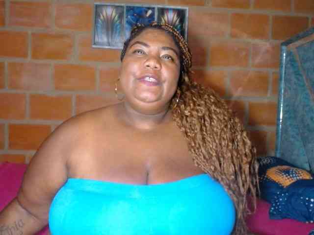 bustyboobsxxll webcam