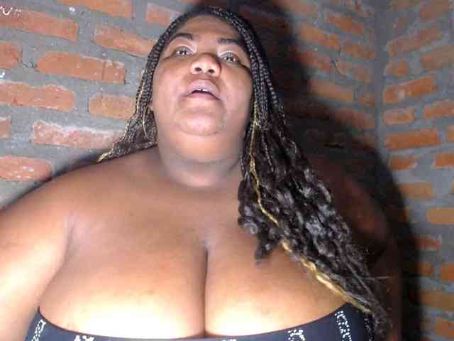bustyboobsxxll webcam