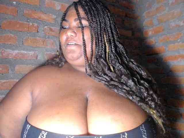 bustyboobsxxll webcam
