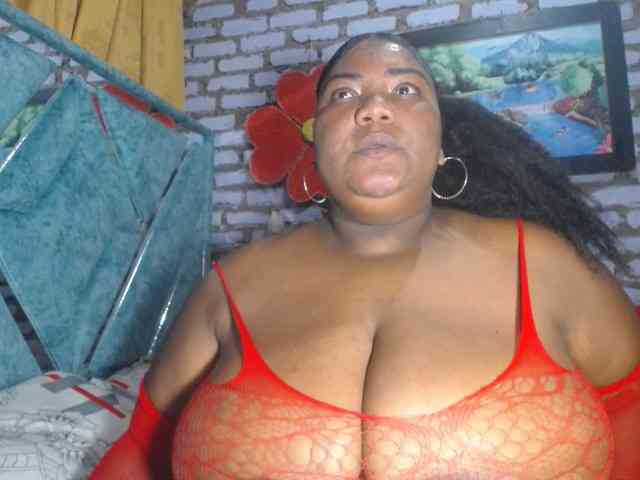 bustyboobsxxll webcam