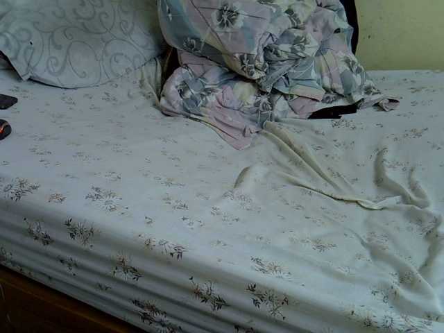 Sexxymamitaa1's BongaCams show and profile