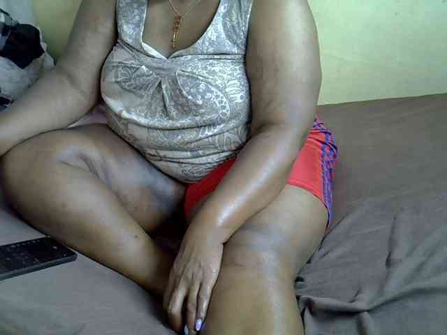 Sexxymamitaa1 Live Webcam on BongaCams