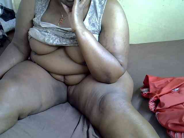 Sexxymamitaa1 Live Webcam on BongaCams