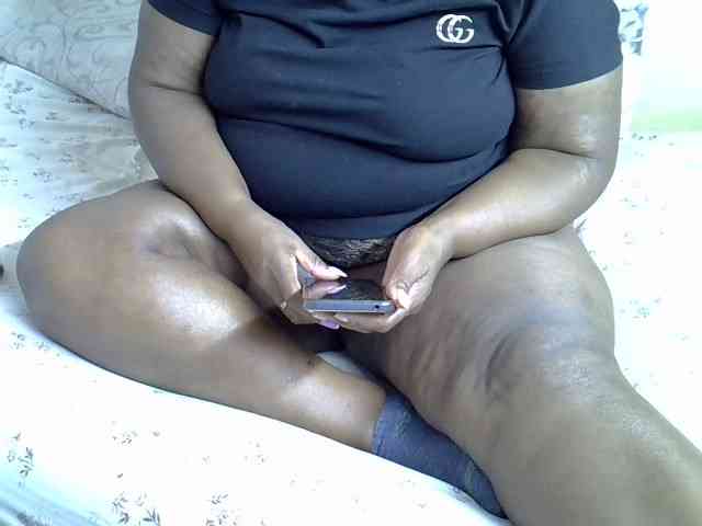 Sexxymamitaa1 webcam