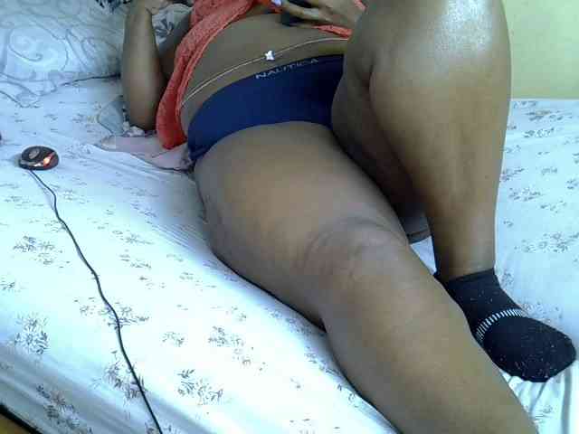 Sexxymamitaa1 webcam