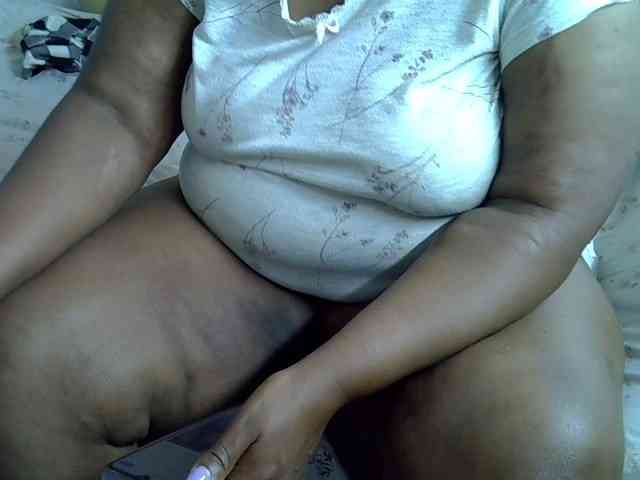 Sexxymamitaa1 webcam