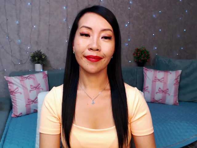 le modèle RoseFlow est en webcam porno dans un show sur le site bongacams, il possède les tags suivants: Asian,Brunette,Shaved