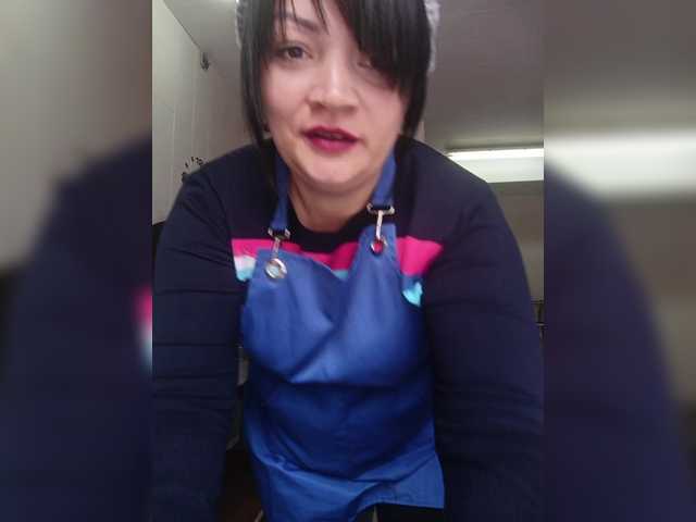 Ailin2's BongaCams show and profile