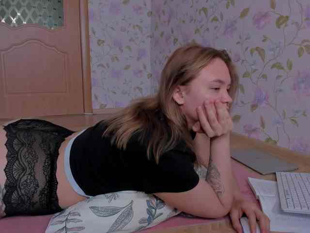 EvaRose Live Webcam on BongaCams