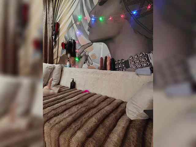 DianaAhTender webcam