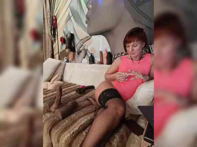 DianaAhTender webcam