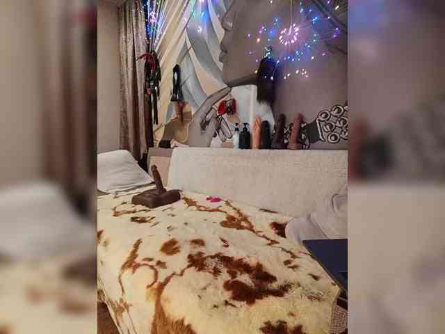 DianaAhTender webcam