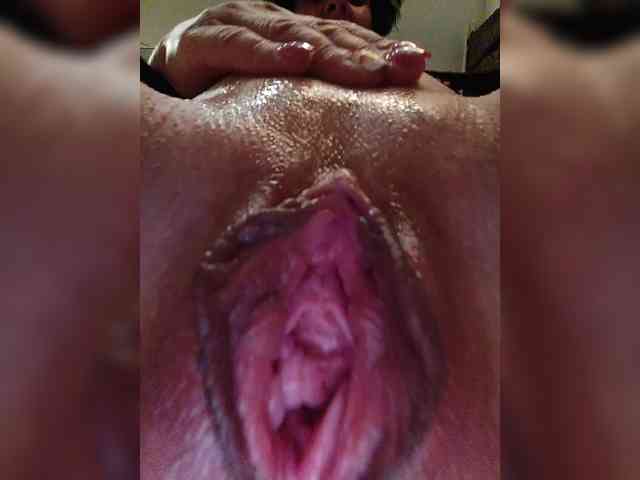 DianaAhTender webcam