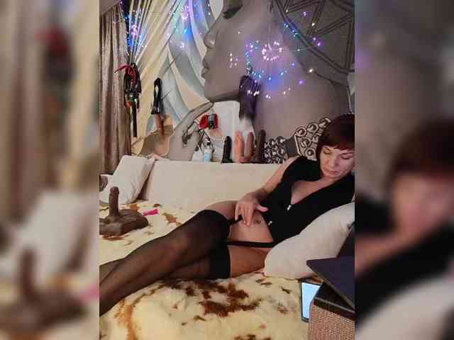 DianaAhTender webcam