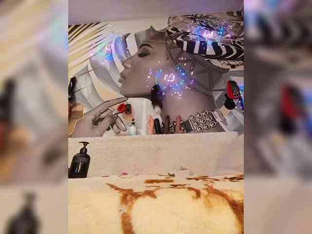 DianaAhTender webcam