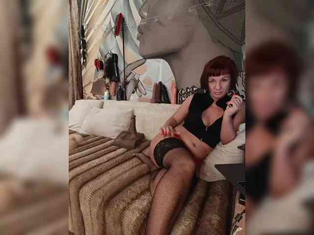 DianaAhTender webcam