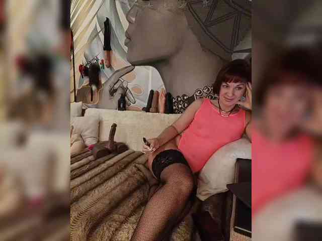 DianaAhTender webcam