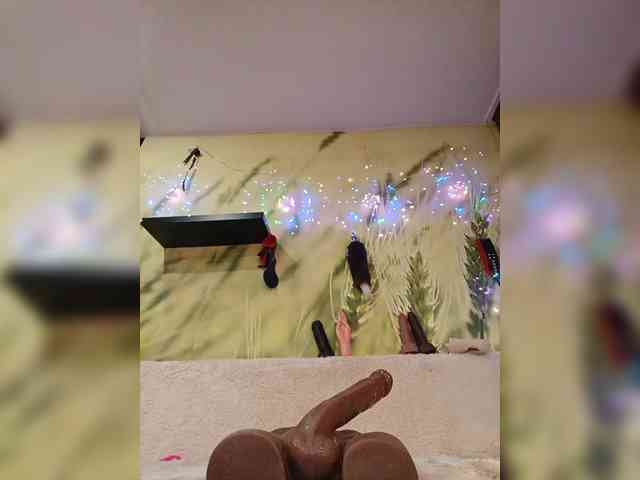 DianaAhTender webcam