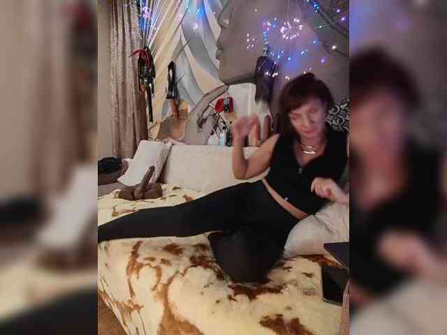 DianaAhTender webcam