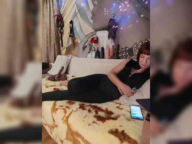 DianaAhTender webcam