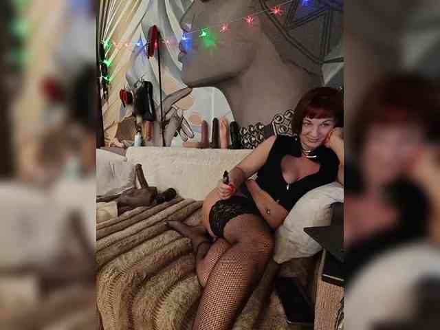 DianaAhTender webcam