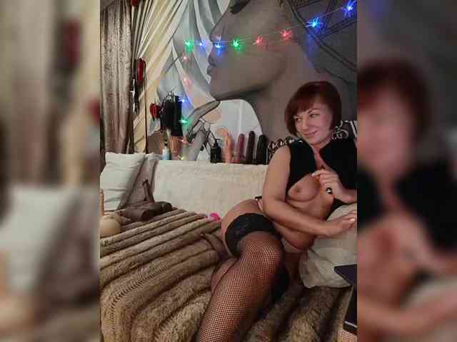 DianaAhTender webcam