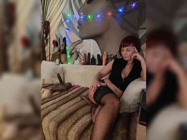 DianaAhTender webcam