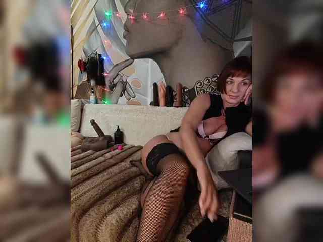 DianaAhTender webcam