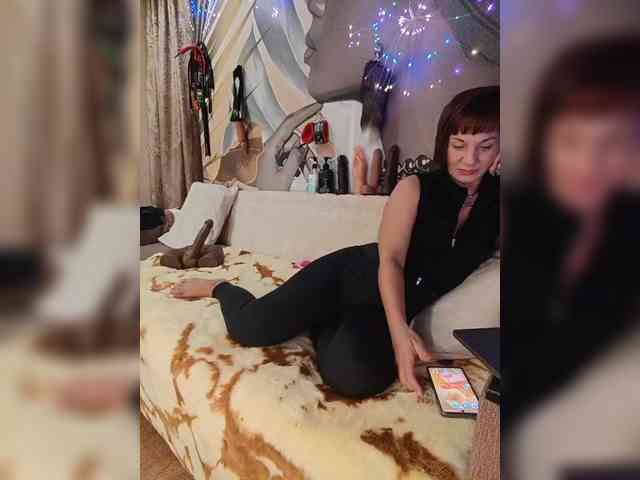 DianaAhTender webcam