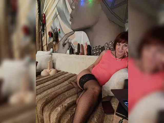 DianaAhTender webcam