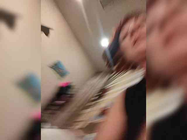 DianaAhTender webcam