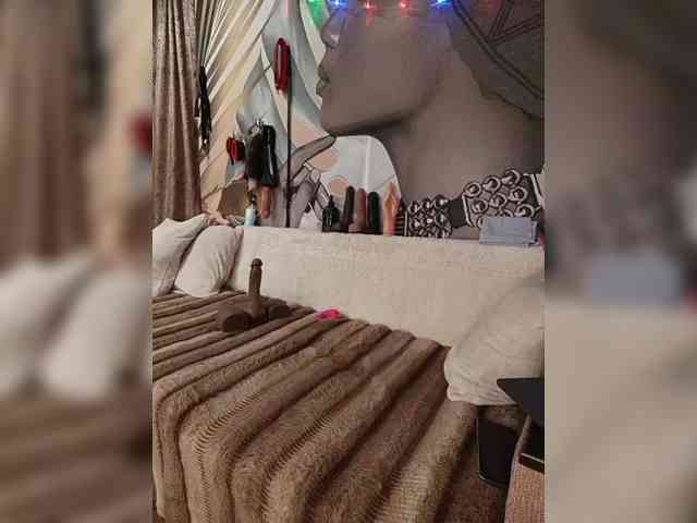 DianaAhTender webcam