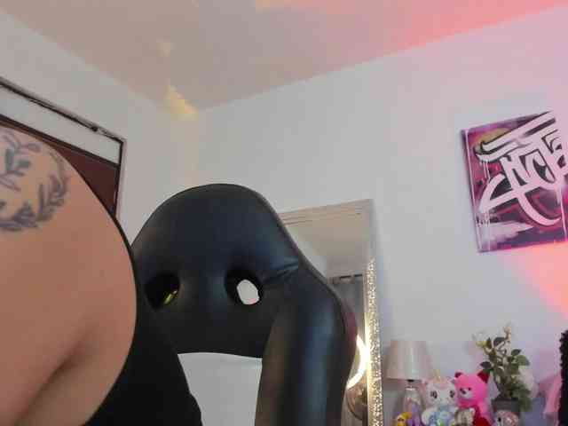 AnnieHuntterss webcam