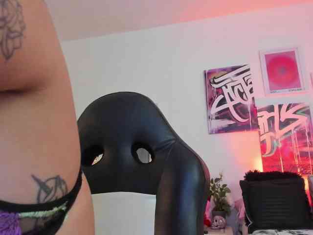 AnnieHuntterss webcam