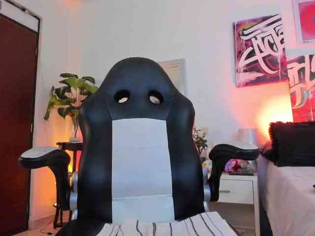 AnnieHuntterss webcam