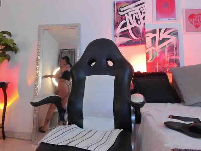 AnnieHuntterss webcam