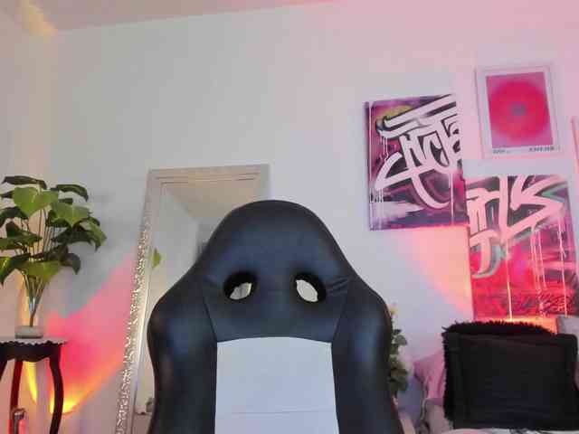 AnnieHuntterss webcam