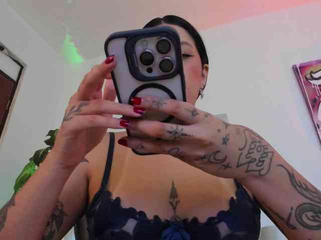 AnnieHuntterss webcam