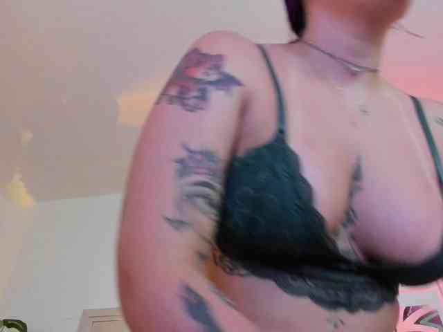 AnnieHuntterss webcam
