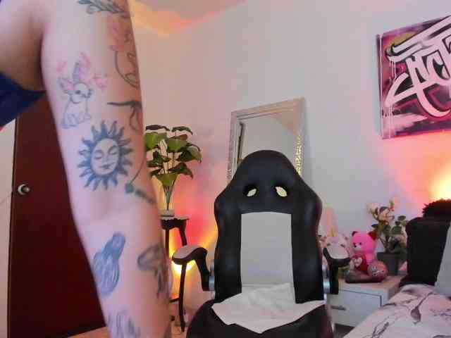 AnnieHuntterss webcam