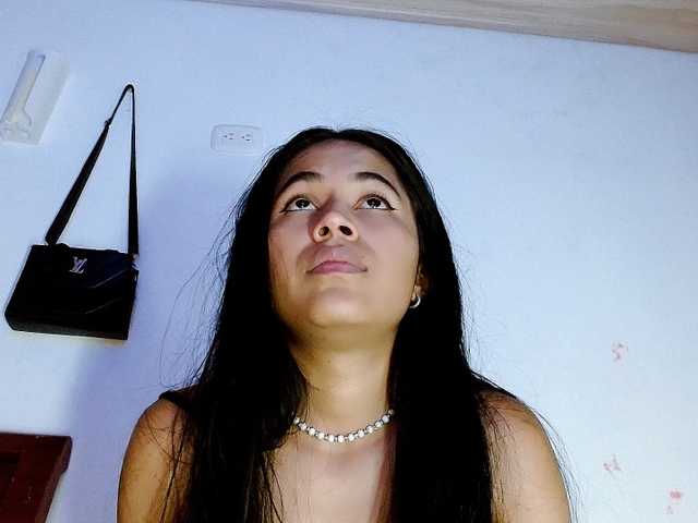 venus-cutee's BongaCams show and profile