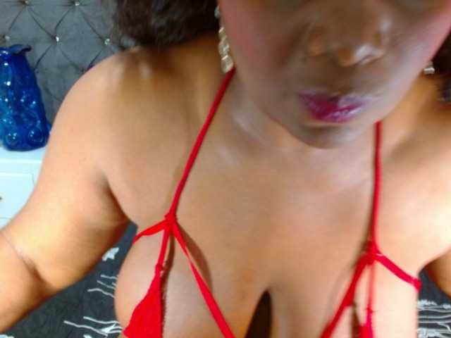 BIGTITSEBONY's BongaCams show and profile