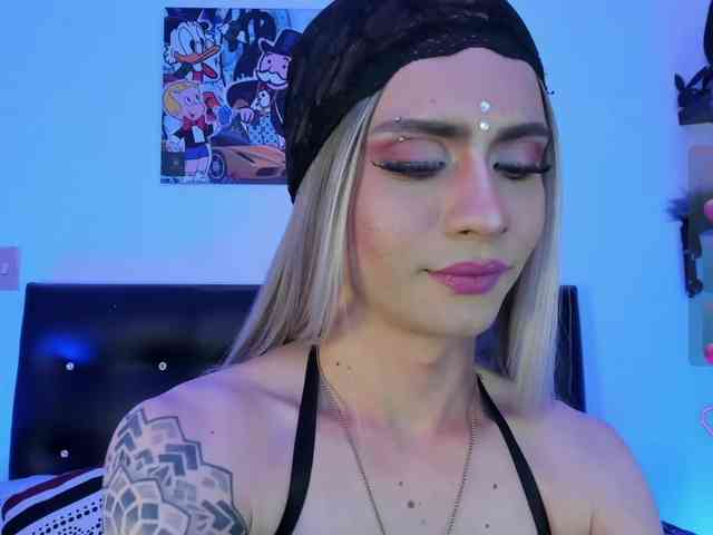 AngelsJones Live Webcam on BongaCams