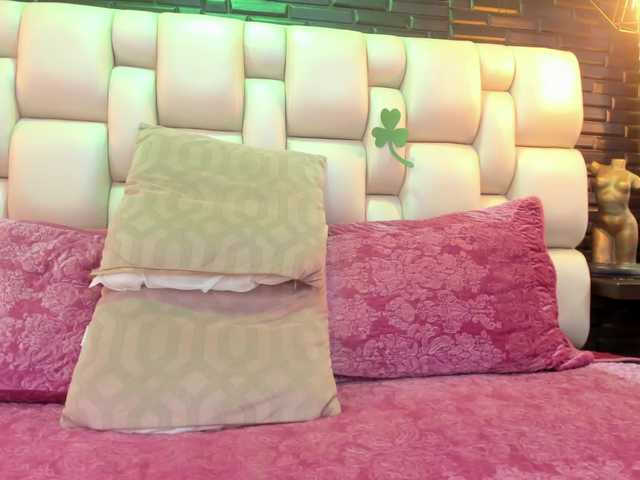 SaloHeaven webcam bongacams model stream image