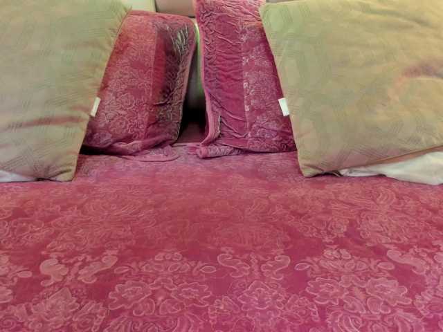 SaloHeaven webcam bongacams model stream image