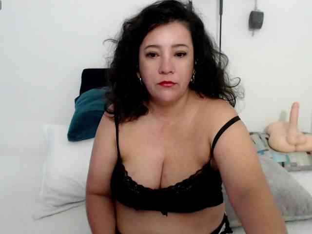 milf-hot29 webcam