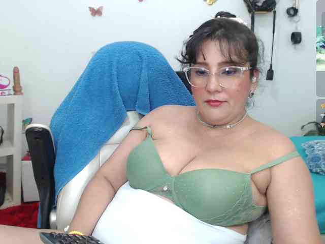 milf-hot29 webcam