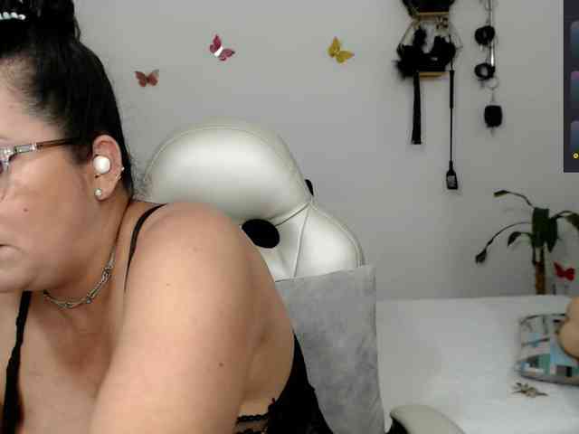 milf-hot29 webcam