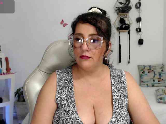 milf-hot29 webcam